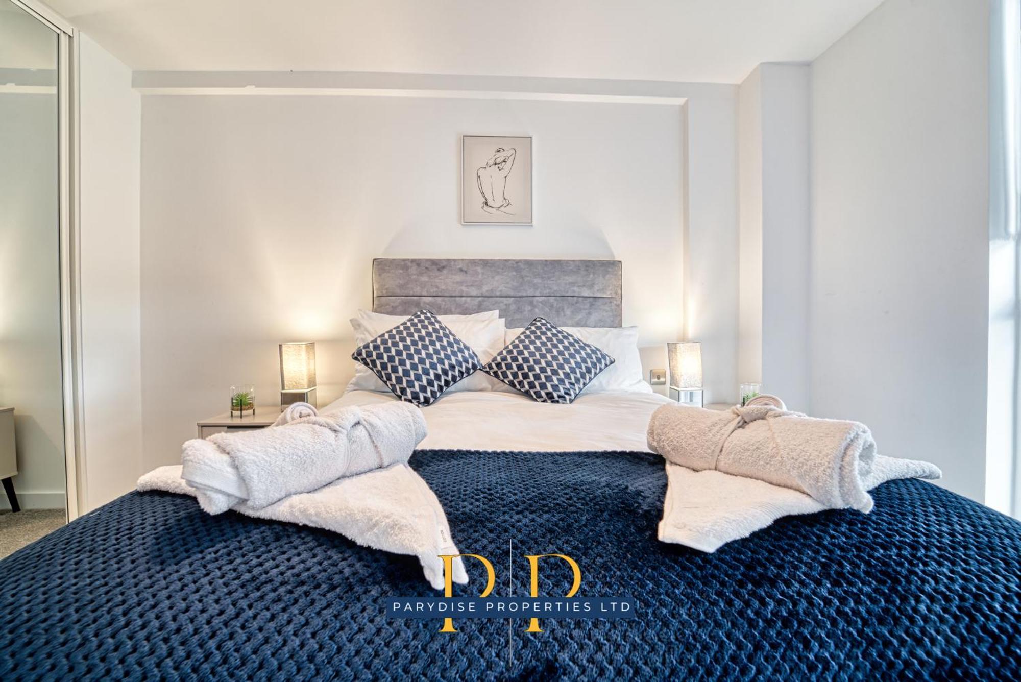 The Middlewood Plaza Suite - By Parydise Properties - Business Or Leisure Stays, Central Location, Sleeps 4, Salford Manchester Exteriör bild